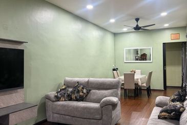 Taman Suria, Simpang Renggam