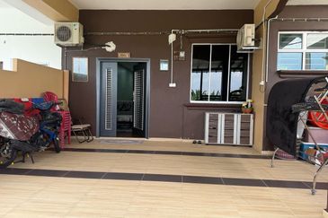 Taman Suria, Simpang Renggam