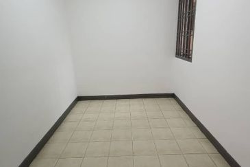 Prima Regency (Savoy Court)