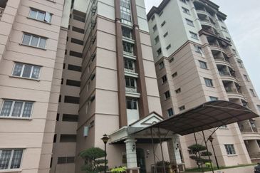 Prima Regency (Savoy Court)