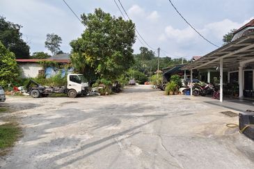 Jalan Felcra Semungkis Batu 14