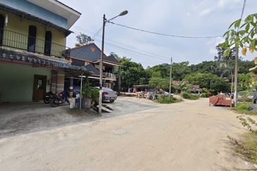 Jalan Felcra Semungkis Batu 14