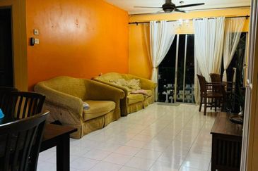 Kondominium Tiara Intan, Taman Bukit Indah