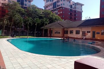 Apartment Bunga Raya