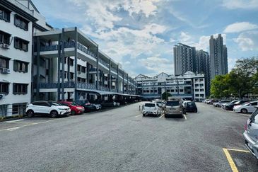 Sri Kinabalu Condominium