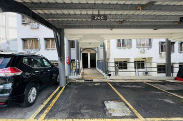 Sri Kinabalu Condominium