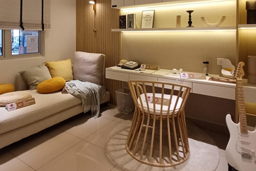 Selayang Ready Move In Condo, doorstep to mall, 0dp, full furnished