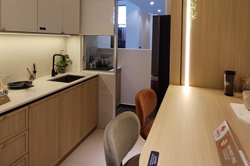 Wangsa Maju Freehold kl,2-4 room, partial furnish, near to Lrt and Mrt