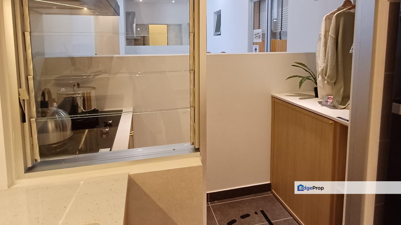 Selayang Ready Move In Condo, doorstep to mall, 0dp, full furnished, Selangor, Selayang