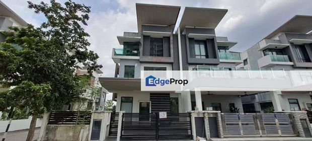 Triple Storey Semi Detached House (End Lot)  For Sale, Selangor, USJ