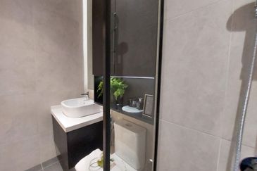 Quartz @ Queens Residenz, Queensville