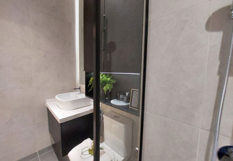 Quartz @ Queens Residenz, Queensville