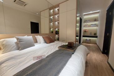 Quartz @ Queens Residenz, Queensville