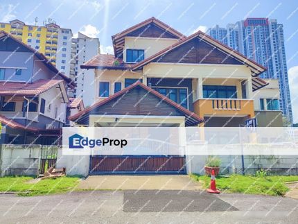 🏡 2.5 Storey Bungalow House with an Elegant Private Swimming Pool, Selangor, Subang Jaya
