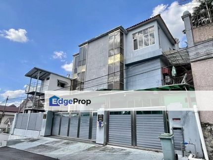 🏡 3 Storey Bungalow House  @ Taman Connaught KL , Kuala Lumpur, Cheras