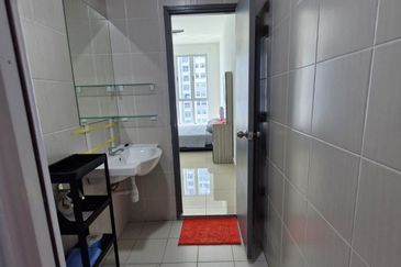 Meridin Bayvue Apartment