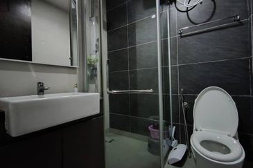 Baypoint @ Country Garden Danga Bay