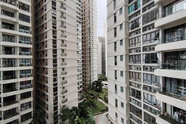 Baypoint @ Country Garden Danga Bay