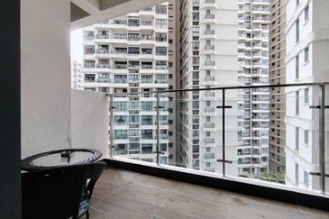 Baypoint @ Country Garden Danga Bay