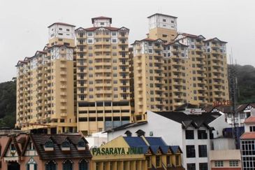 CROWN IMPERIAL COURT APARTMENT