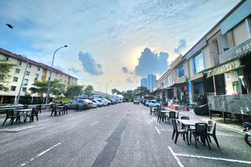 Taman Mount Austin Commercial