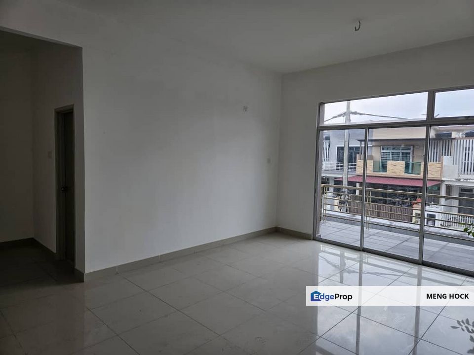 𝗝𝗮𝗹𝗮𝗻 𝗧𝘂𝗮𝗹𝗮𝗻𝗴 , 𝗕𝗮𝗻𝗱𝗮𝗿 𝗣𝘂𝘁𝗿𝗮 𝗞𝘂𝗹𝗮𝗶, Johor, Kulai