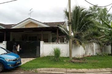 IOI Bandar Putra Kulai @ Jalan Merak @Single  Storey Conner Lot For Sale 