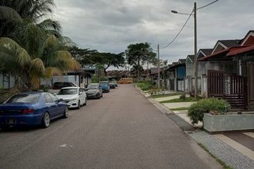 IOI Bandar Putra Kulai @ Jalan Merak @Single  Storey Conner Lot For Sale 