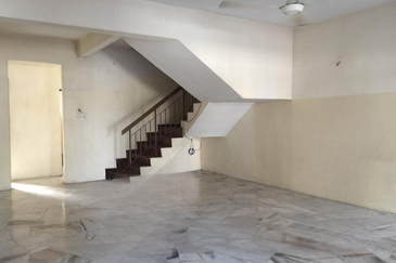 Jalan Teratai@ Bandar Indahpura Kulai@ Double Storey Terrace Huose for Sale