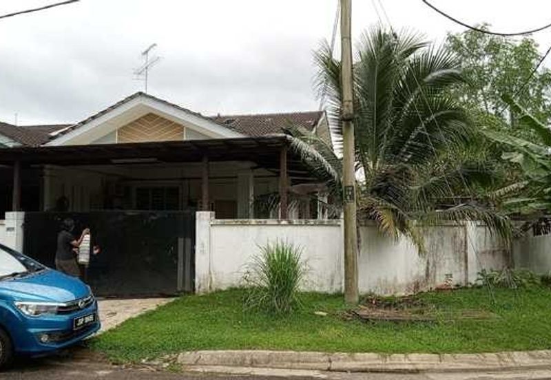 IOI Bandar Putra Kulai @ Jalan Merak @Single  Storey Conner Lot For Sale 