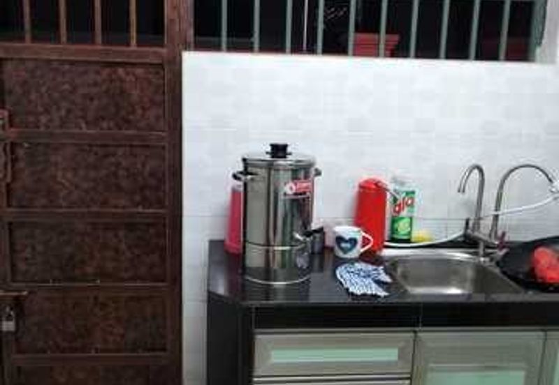  IOI Bandar Putra  Jalan  Enggang 