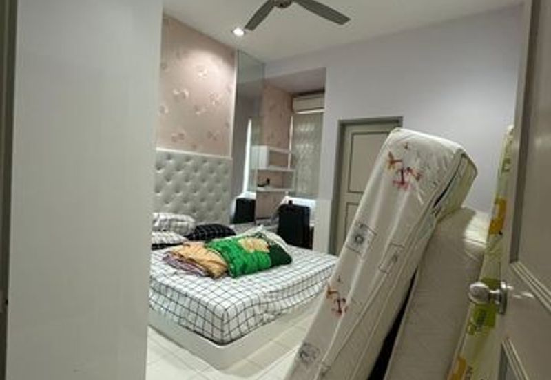 Jalan Cengal ,@ IOI Bandar Putra Kulai @ 3 Storey Terrace House For Sale