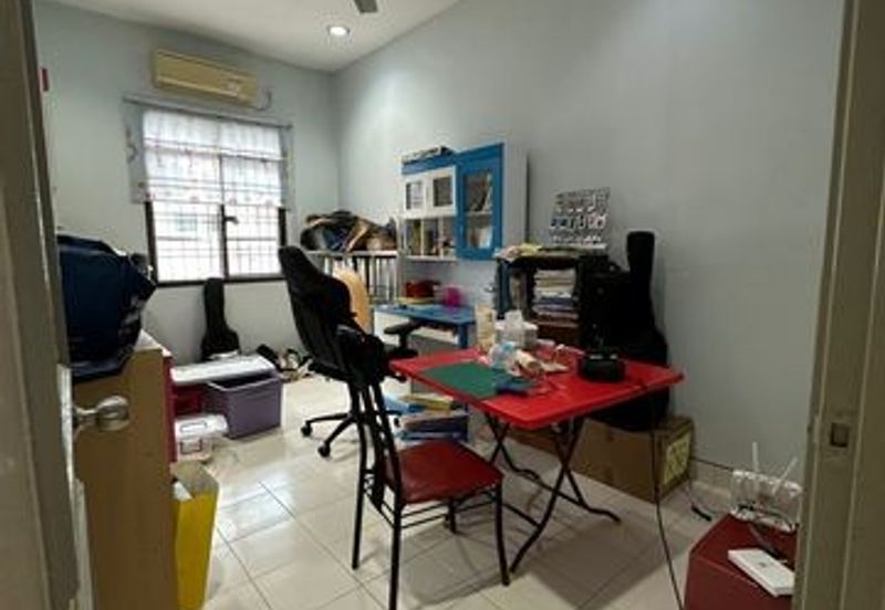 Jalan Cengal ,@ IOI Bandar Putra Kulai @ 3 Storey Terrace House For Sale