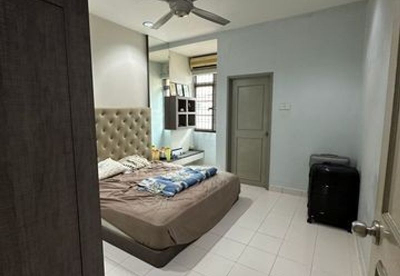 Jalan Cengal ,@ IOI Bandar Putra Kulai @ 3 Storey Terrace House For Sale