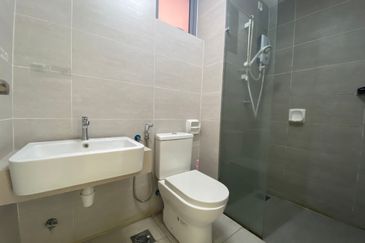 Gravit8 @ Klang South