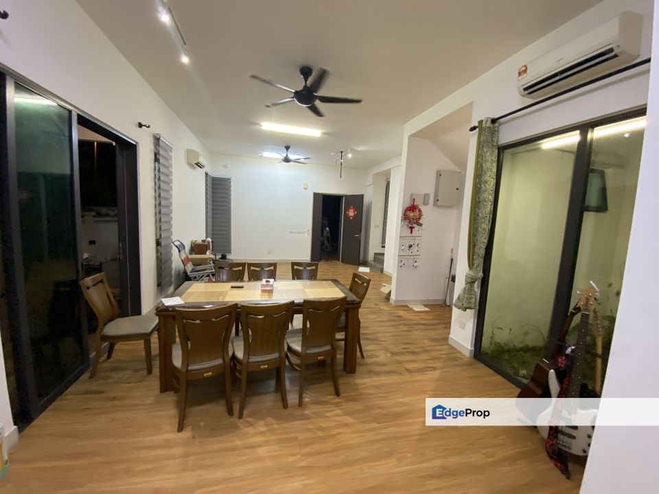 Periwinkle Cluster Semi D Partially Furnished, Selangor, Telok Panglima Garang