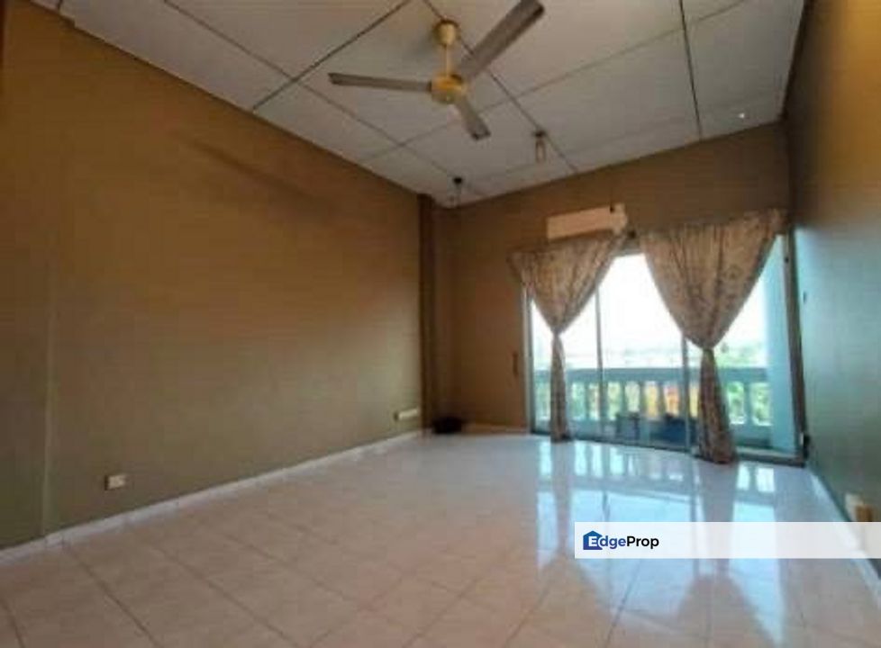 CORNER UNIT KERANJI APARTMENT SUBANG JAYA, Selangor, Subang Jaya