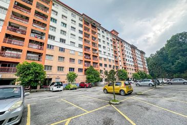 D Cahaya Apartment, Bandar Puchong Jaya