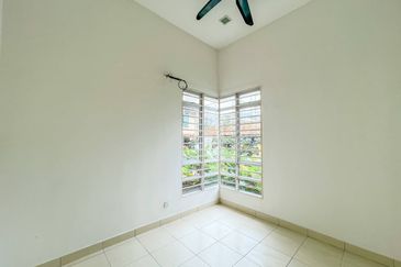 Villa Park Condominium