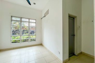 Villa Park Condominium