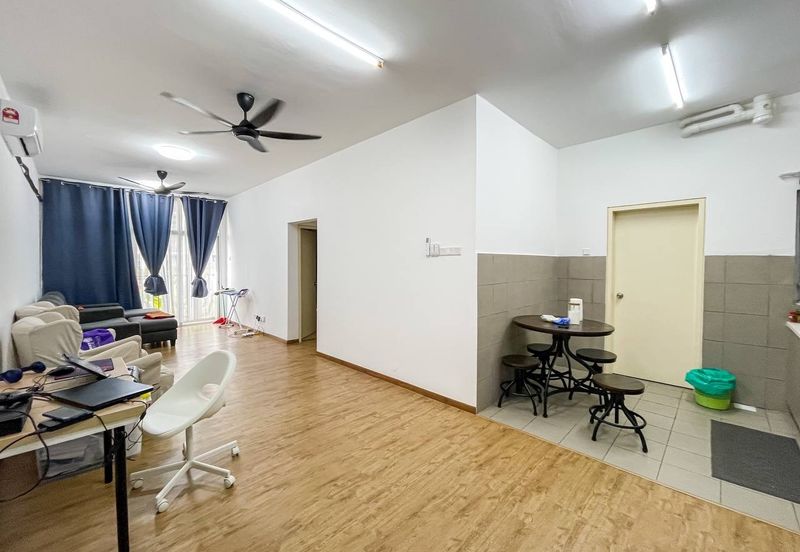 RENOVATED LAKEFRONT HOMES CONDO | CYBERJAYA