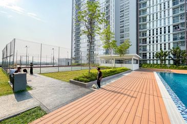 RENOVATED LAKEFRONT HOMES CONDO | CYBERJAYA