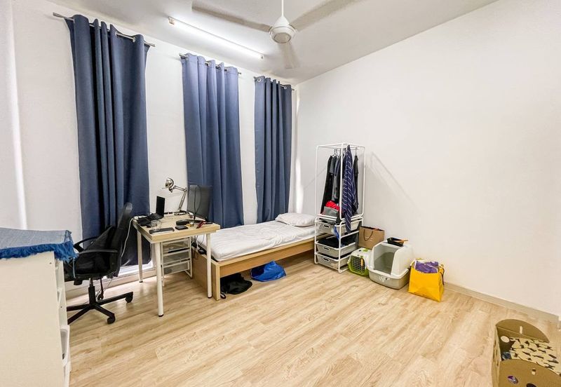 RENOVATED LAKEFRONT HOMES CONDO | CYBERJAYA