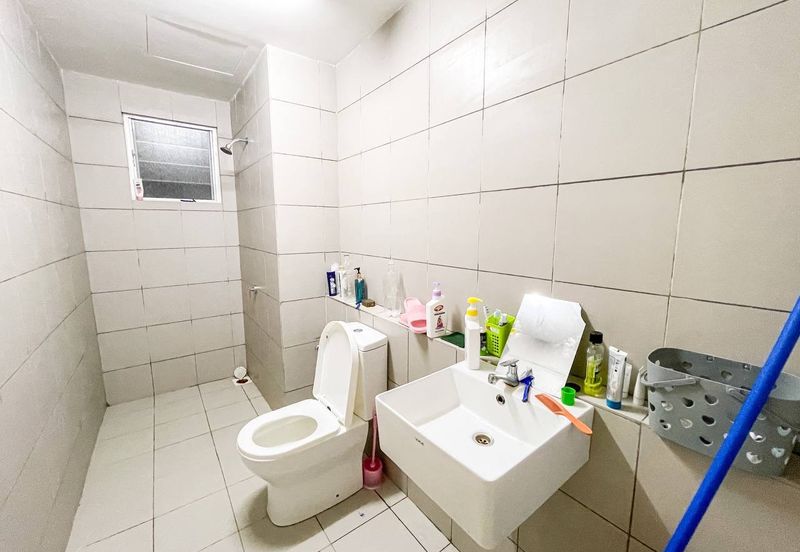 RENOVATED LAKEFRONT HOMES CONDO | CYBERJAYA