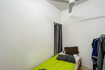 RENOVATED LAKEFRONT HOMES CONDO | CYBERJAYA