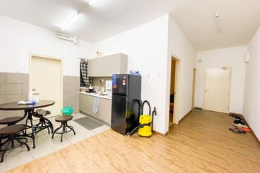 RENOVATED LAKEFRONT HOMES CONDO | CYBERJAYA