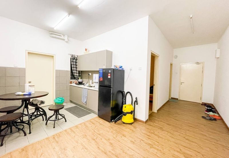 RENOVATED LAKEFRONT HOMES CONDO | CYBERJAYA