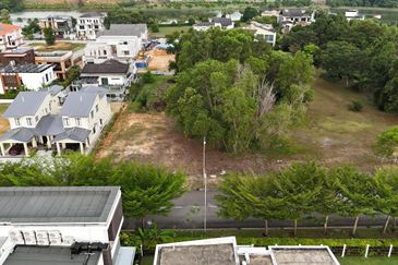 Perdana Lakeview East