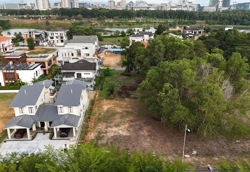 Perdana Lakeview East