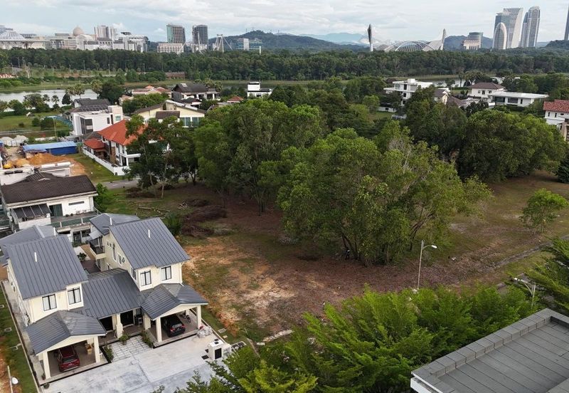 Perdana Lakeview East